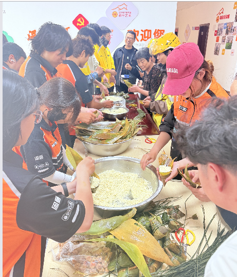 台州各地以丰富多彩的活动形式 与骑手共度端午佳节  